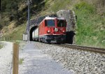 Die Ge 4/4 II 627 mit dem Valserwasser-Zug beim Dabi-Tunnel (18.