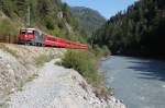 RE nach Disentis-Mustr in der Rheinschlucht zwischen Reichenau und Trin.16.09.11