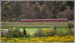 Die S2 1562 N�hert sich der Verzweigung Engadiner-/Oberl�nderlinie bei Reichenau-Tamins.