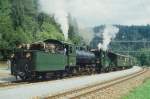 RhB Dampfzug 3747 fr RHTIA INCOMING von Reichenau nach Ilanz am 27.08.1995 in Trin mit Dampfok G 4/5 10 - G 3/4 1 - B 2247 - D 4052I - B 2246.Hinweis: da der Dampfzug aus Filisur kam, gab es eine