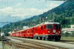 RhB REGIONALZUG 250 von Disentis nach Chur am 03.09.1997 in Ilanz mit E-Lok Ge 4/4II 613 - D 4212 - A 1227 - B 2367 - B 2449 - B 2359 - As 1161 - A(WR-S) 1223 - Hinweis: gescanntes Dia  