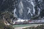 Glacier-Express zwischen Versam-Safien und Trin.