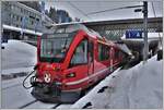 ABe 8/12 3515 beim Verschieben von Güter- und Personenwagen in Arosa. (05.03.2020)