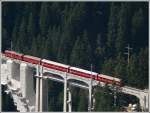 R1444 auf dem Langwieser Viadukt, dessen Hauptbogen zur Zeit saniert wird. (17.08.2009)