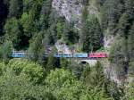 Der Arosa Express im steilen Gelnde zwischen Chur und Len-Castiel.