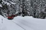 Ein Allegra als Regio von Chur nach Arosa windet sich durch die letzten Kurven kurz vor der Endstation Arosa.