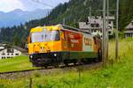 RHB Ge 4/4 III 641 mit einen G�terzug in Richtung St. Moritz am 06.07.26 in  Berg�n  