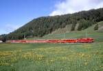 RhB Schnellzug GLACIER-EXPRESS G 903 von St.Moritz nach Zermatt am 07.06.1992 kurz vor Celerina mit E-Lok Ge 4/4II 613 - AB - B - FO B - FO A - A - FO AS - FO AS - FO B - ....