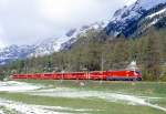 RhB Schnellzug 525 von Chur nach St.Moritz am 26.02.1998 in Val Bevern mit E-Lok Ge 4/4III 641 - D 4221 - B 2347 - B 2381 - B 2392 - A 1225 - A 1224- B - B:.