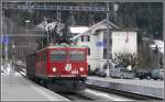 Ge 4/4 I 604  Calanda  durchfhrt mit einem Kurzgterzug Filisur.(24.01.2011)