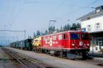 RhB Lsch- und Dampf-GmP 3534 von Samedan nach Landquart am 27.08.2000 in Bever mit E-Lok Ge 4/4I 601 - Xk 9049II - G 3/4 1 - B 2246 - D 4052II - B 2060 - C 2012 - Gbkv 5565 - Gbkv 5575.