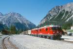 RhB Gterzug 5537 von Landquart nach St.Moritz am 26.08.1998 Durchfahrt Preda mit E-Lok Ge 4/4II 617 - Ge 4/4II 614 - Lbv 7853 - Haikv 5109 - Gbkv 5541 - Gbkv 5575 - Rw 8214 - Rw 8212 - Rw 8272 - Gakv