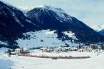 RhB Schnellzug 541 von Chur nach St.Moritz am 02.02.1998 bei Bergn mit E-Lok Ge 4/4III 641 - D 4226 - B 2347 - B 2357 - B 2497 - A 1274 - A 1264 - WR 3816/17 - B 2306.