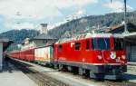 RhB Schnellzug 544 von St.Moritz nach Chur am 10.05.1994 in St.Moritz mit E-Lok Ge 4/4II 616 - Haikqy 5163 - B 2257 - A 1232 - A 1269 - B 2342 - B 2383 - B 2442 - D 4221 - Z 96.