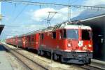 RhB Schnellzug 551 von Chur nach St.Moritz am 07.09.1994 in Samedan mit E-Lok Ge 4/4 II 618 - D 4220 - B 2344 - B 2437 - B 2372 - 2x A - B.