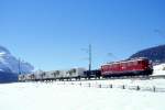 RhB Gterzug 5552 von St.Moritz nach Landquart am 26.02.1998 zwischen Celerina und Bever mit E-Lok Ge 6/6 II 706 - Xk 9094 - 5x Lbv.