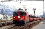 RhB Berninaexpress/Schnellzug 574 von Tirano/St.Moritz nach Chur am 30.05.1992 Ausfahrt Samedan mit E--Lok Ge 4/4 II 632 - noch EW-III-Wagen-Kompo Berninaexpress B - B - A - 4x B - 2x A - 3x B - D.