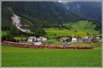 Eine Doppeltraktion dieser Oldtimer vor Personenzügen ist eher selten und somit wars ein Glückstreffer für mich, als RE1152 oberhalb Bergün damit talwärts fuhr.