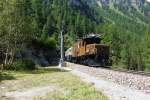 Ge 6/6 i auf dem Weg von Davos Platz nach St. Moritz kurz hinter dem Albula Viaduk 4 zwischen Muot und Preda am 6. August 2015.