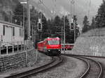 Ge 4/4 III 648  Susch  erreicht mit dem RE1121 (Chur - St.Moritz) den Bahnhof von Filisur.