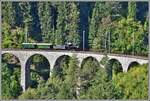 Überfuhr ins Depot Samedan als DZ9133 mit G 3/4 11  Heidi  auf dem Schmittentobelviadukt bei Filisur.