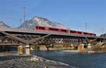 S1 1523 nach Rhäzüns mit ABe 4/16 3101 auf der Hinterrheinbrücke in Reichenau-Tamins.