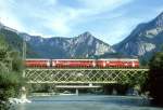 RhB VORORTPENDELZUG 831 von Kblis nach Thusis am 02.09.1997 auf Rheinbrcke Reichenau mit Steuerwagen ABt 1713 - B 2415 - B 2414 - Triebwagen Be 4/4 512).