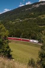 Ge 4/4 III 643  Vals  am 12. August 2011 mit dem RE 1132 (St. Moritz - Chur) bei Bonaduz.