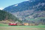 RhB Gterzug 5533 von Landquart nach St.Moritz am 23.04.1999 bei Bonaduz mit E-Lok Ge 6/6II 706 - Haikv - Gbkv  - Rpw - 2x Haikv - 2x Uah.