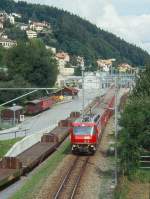 RhB Schnellzug 541 von Chur nach St.Moritz am 27.08.1996 Ausfahrt Thusis mit E-Lok Ge 4/4III 642 - D 4225 - B 2444 - B 2438 - B 2441 - A 1226 - A 1229 - B 2263. Hinweis: gescanntes Dia