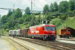 RhB Extra-Gterzug 6543 von Landquart nach Filisur am 28.06.1995 Einfahrt Filisur mit E-Lok Ge 4/4III 641 - Gakv 5403 - Uce 8090 - UCe 8034 - Uce 8028. Hinweis: Umleitungsverkehr wegen Streckensperrung Saas, gescanntes Dia
