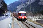 RhB Regionalzug 848 von Chur nach Thusis am 12.04.1992 Einfahrt Rothenbrunnen mit Steuerwagen voraus ABDt 1713 - B 2419 - B 2413 - Be 4/4 513. Hinweis: gescanntes Dia
