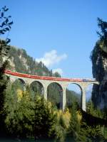 RhB Schnellzug 551 von Chur nach St.Moritz am 24.10.1997 auf Landwasser-Viadukt zwischen Alvaneu und Filisur mit E-Lok Ge 4/4 III 644 - D 4218 - B 2351 - B 2430 - B 2429 - A 1267 - A 1292 - B 2256 -