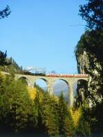 RhB Salondampfzug 3562 von Filisur nach Landquart am 25.10.1997 auf Landwasser-Viadukt mit Dampflok G 4/5 108 - G 4/5 107 - As 1161 - As 1143 - As 1141 - As 1142 - As 1144 - Xk 9044 - Hinweis: Der