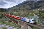 RE1140 mit Ge 4/4 III 649  Lavin   aus St.Moritz auf der Hinterrheinbrücke bei Reichenau-Tamins.