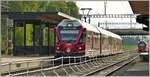 RE1754 aus Ilanz mit ABe 4/16 3105 nach Chur in Felsberg.Rechts Capricorn ABe 4/16 3114 auf Testfahrt.