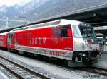 Ge 4/4 III 651  Fideris  machte im Jubilumsjahr 2005 Werbung fr  75 Jahre Glacier-Express  hier in Chur am 23.04.2005.