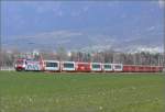 Der Glacier Express mit Ge 4/4 III 650  Seewis-Valzeina  hat soeben Chur verlassen und fhrt Richtung Felsberg.