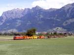 RhB Gterzug 4537 von Landquart nach St.Moritz vom 01.06.1992 zwischen Igis und Zizers mit E-Lok Ge 6/6II 705 - Xm 2/2 9912 - Tmf 2/2 85 - MATRISA B40C - Xk 9008 - Xm 2/2 ? - X 9020 - Ek - 6x Uah.