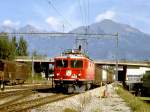 RhB Gterzug 5743 von Landquart nach Ilanz vom 06.09.1994 in Untervaz abfahrtsbereit im Valser-Zentrallager-Anschlugleis mit E-Lok Ge 4/4I 602 - Haikv 5111 - Haikv 5117 - Haikv 5112 - Haikv 5132 -