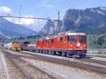 RhB Gterzug 5369 von Landquart nach Pontresina vom 11.08.1992 in Untervaz, aus Lastgrnden mit Doppelbespannung E-Loks Ge 4/4II 622 - Ge 4/4II 620 - Rw - Gb - ...