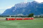 RhB Regionalzug 835 Vorortpendel von Landquart nach Chur am 01.06.1992 zwischen Igis und Zizers mit Steuerwagen voraus ABDt 1711 - B 2417 - B 2411 - Be 4/4 511.