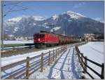 Ge 4/4 I 602  Bernina  mit Gterzug zwischen Igis und Zizers. Im Hintergrund links der Falknis und rechts der Vilan. (29.01.2007)