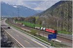 Ge 6/6 II 706  Disentis/Mustér  bei Haldenstein. Hinter der Lok befinden sich zwei kesselwagen der MGB auf dem Weg zur Revision in der HW RhB in Landquart. (12.04.2016)