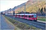 RE1128/GEX903 mit Abe 8/12 3501, Alvra + D + Glacier Wagen bei Felsberg. (26.12.2016)
