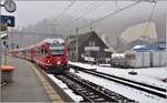 S2 1555 mit ABe 4/16 3105 in Reichenau-Tamins. (21.12.2016)