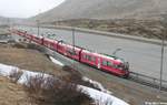 ABe 8/12 3508 ''Richard Coray'' am 18.4.2017 bei leichtem Schneefall in Bernina Diavolezza.