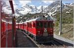 Kreuzung in Bernina Lagalb zwischen R1621 und R1636 nach Pontresina mit ABe 4/4 III 54  Hakone  und 56  Corviglia .