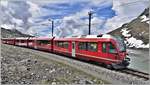 R4640 mit ABe 8/12 3509 nach St.Moritz am Lago Bianco auf dem Berninapass.