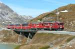 RhB - Bernina- Express 961 von Davos-Dorf nach Tirano am 12.10.2008 auf Brcke am See mit Triebwagen ABe 4/4 II 45 + ABe 4/4 II 48 - Api - Api - Bp - Bp - Bp - Bp